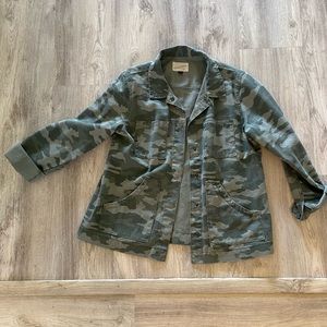 Universal Thread camo jacket